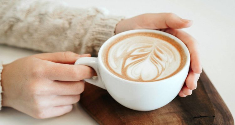 Кардіолог назвав прості добавки в каву для довголіття