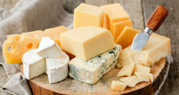 Небезпеку сиру розкрили експерти зі здорового харчування