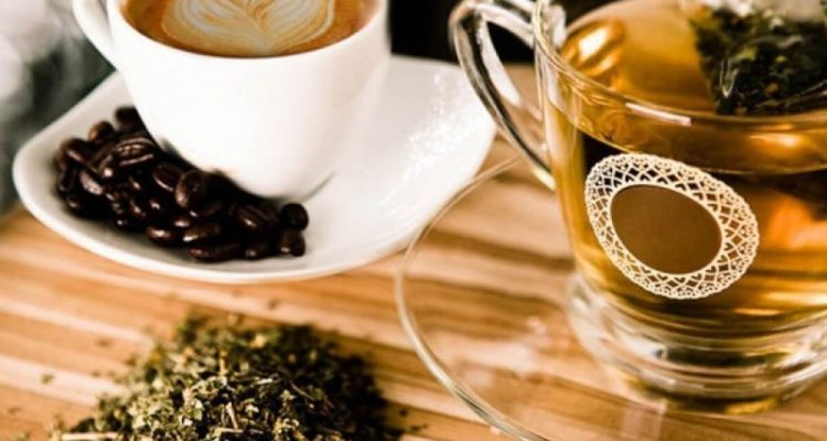 Кава або чай: про користь популярних ранкових напоїв розповіли вчені