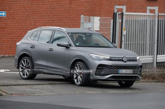 Новий Volkswagen Tiguan R помічений без камуфляжу
