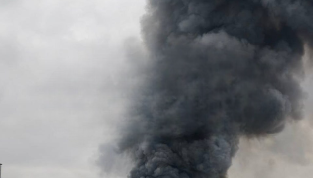 У Росії після нічної атаки дронів – пожежа в порту Усть-Луга