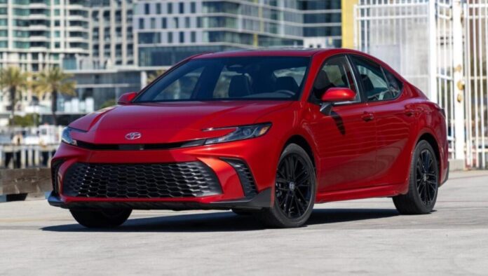 Чи справді мода на кросовери згасає: покупці знову обирають седани