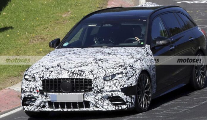 Новий Mercedes-AMG C 53 Estate 2027 помічений на випробуваннях на Нюрбургрингу