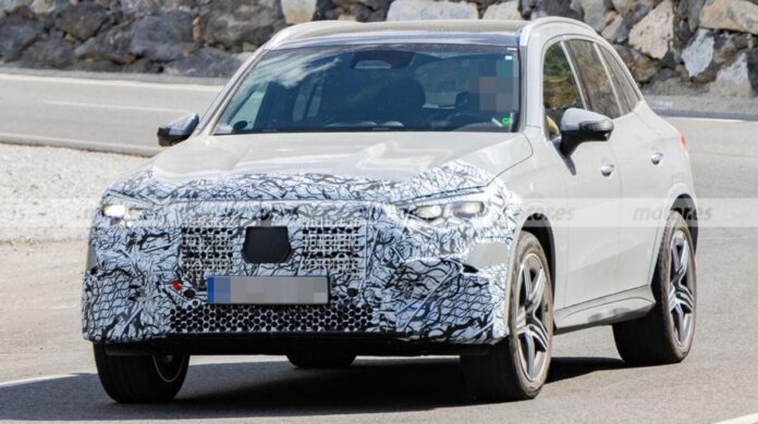 Mercedes готує оновлений GLC із бензиновими та дизельними моторами