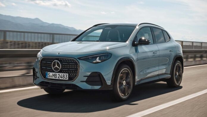 mercedes-gla-2026 (15) Mercedes-Benz представив новий GLA: електроверсія проїжджає до 657 км