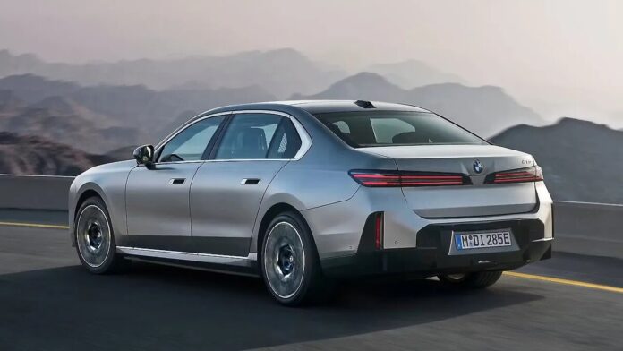 scale_1200 (10) BMW готує оновлений 7 Series та i7 з 8K-екраном і новою оптикою