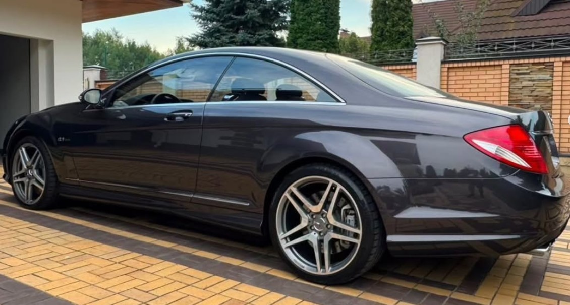 Унікальна капсула часу: в Україні продають майже новий Mercedes-Benz CL 63 AMG C216