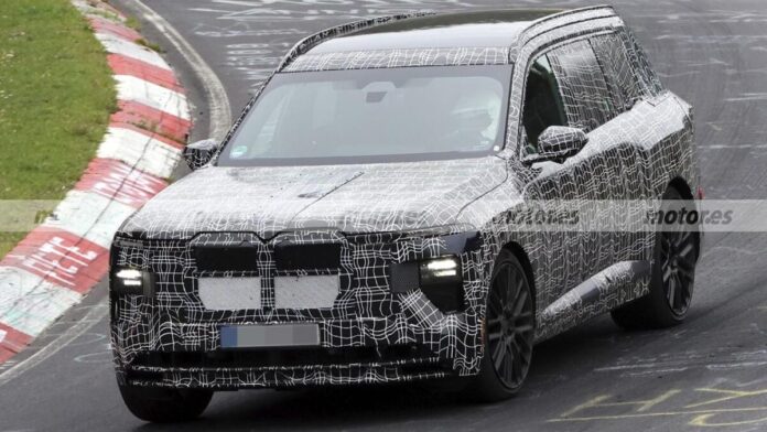 Новий BMW X7 M60 помітили на Нюрбургринзі під час випробувань